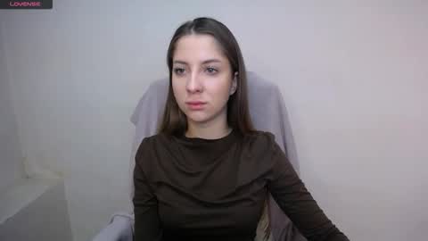 Snapshot of _oliviax_ chatting on November 21, 10:14 am Olivia online show from November 21, 10:14 am