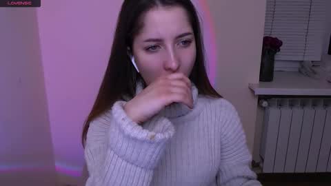 Snapshot of _oliviax_ chatting on December 15, 9:13 am Olivia online show from December 15, 9:13 am