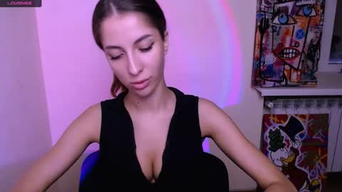 Snapshot of _oliviax_ chatting on July 12, 6:04 am Olivia online show from July 12, 6:04 am