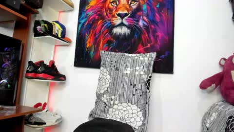 Kevin  online show from February 19, 10:23 am