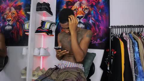 Kevin  online show from November 30, 2:04 am