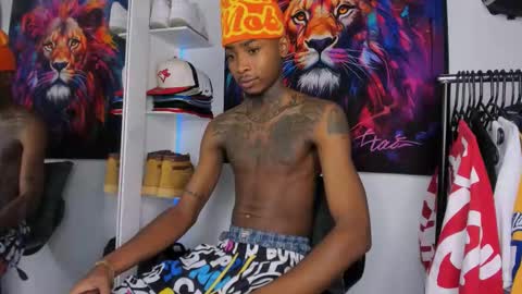 Snapshot of _pantera_09 chatting on February 4, 10:58 pm Kevin online show from February 4, 10:58 pm