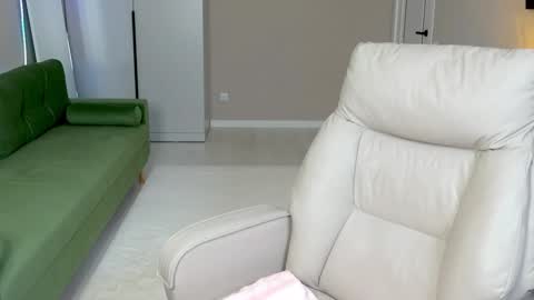 Tina online show from December 1, 1:27 pm