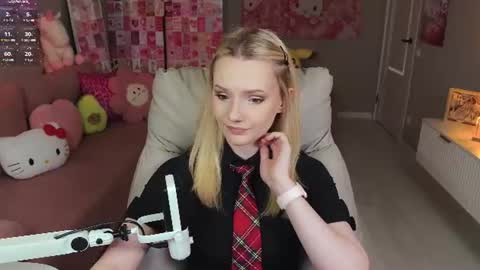 Tina online show from July 9, 7:07 pm