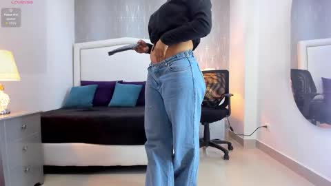 Snapshot of _peach1_ chatting on December 15, 2:43 pm peach1 online show from December 15, 2:43 pm