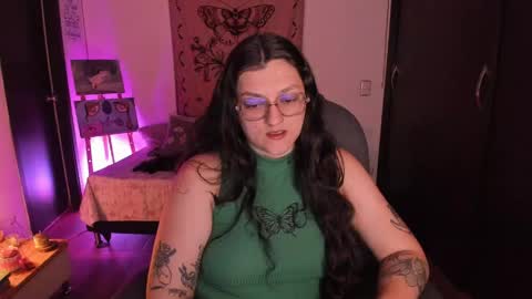 Snapshot of _peach__ chatting on May 15, 3:35 am violeta ig online show from May 15, 3:35 am