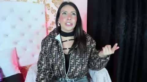 Snapshot of _pinky_bunny chatting on June 28, 2:50 am pinki online show from June 28, 2:50 am