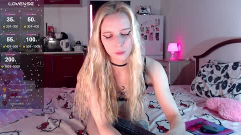 Snapshot of _pinkypay chatting on December 20, 9:54 am Pinky online show from December 20, 9:54 am