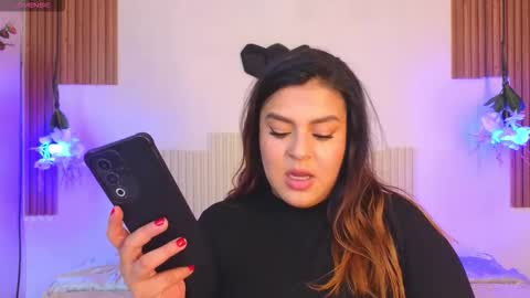 Laura online show from March 6, 6:15 pm