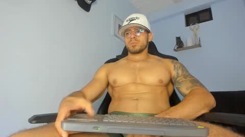 Snapshot of _poseidon1_ chatting on February 13, 11:26 pm Poseidon online show from February 13, 11:26 pm