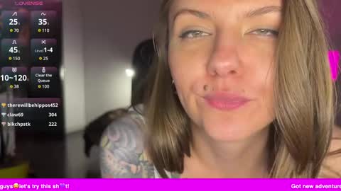 Snapshot of _private_person_ chatting on December 27, 8:39 pm HADLY today day-off see u online 0112 online show from December 27, 8:39 pm