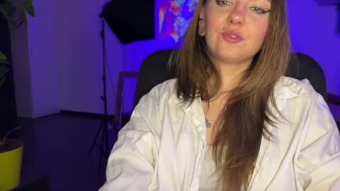 Snapshot of _private_person_ chatting on January 28, 5:56 pm HADLY today day-off see u online 0112 online show from January 28, 5:56 pm