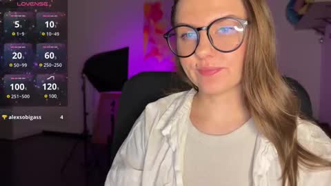 Snapshot of _private_person_ chatting on February 28, 5:26 pm HADLY today day-off see u online 0112 online show from February 28, 5:26 pm