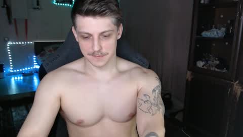 Snapshot of _purrari chatting on March 8, 2:12 am Vampire online show from March 8, 2:12 am