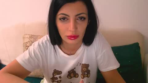 Snapshot of _queensarah_ chatting on March 9, 10:19 pm Sarah online show from March 9, 10:19 pm