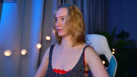 Snapshot of _ramona__ chatting on December 23, 6:11 am im Amy online show from December 23, 6:11 am