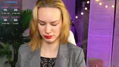 im Amy online show from February 8, 6:17 am