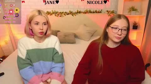 Merlizz Eva Jane Mila Nicole  left to right  online show from March 13, 8:48 pm