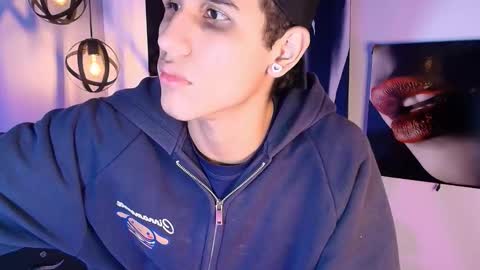 Snapshot of _realwav chatting on October 14, 8:59 am wav online show from October 14, 8:59 am