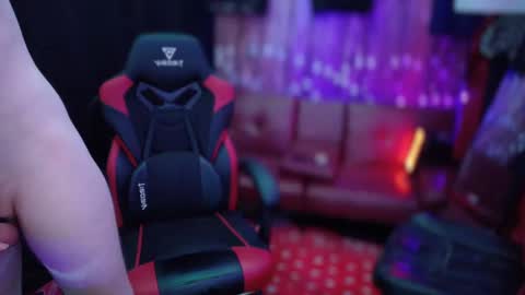 REDxxx online show from February 27, 5:58 pm