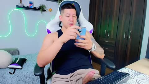 Snapshot of _robertobaggio chatting on January 26, 3:14 pm Roberto online show from January 26, 3:14 pm