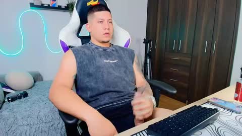 Snapshot of _robertobaggio chatting on January 31, 6:02 am Roberto online show from January 31, 6:02 am