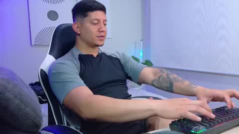 Roberto online show from March 6, 1:18 pm