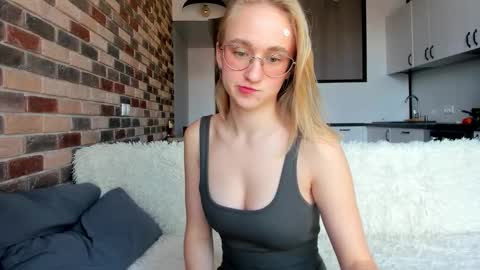 Snapshot of _ruby_kim chatting on November 28, 9:45 am Ruby online show from November 28, 9:45 am