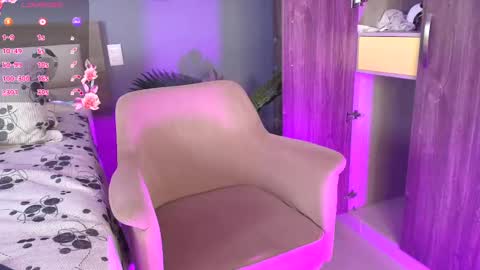 _samantagomez online show from March 11, 5:46 pm