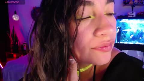 Snapshot of _santalove_ chatting on December 11, 7:03 pm SantaLove online show from December 11, 7:03 pm