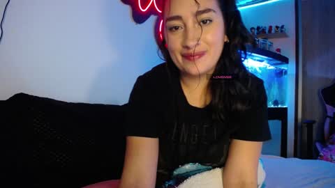 Snapshot of _santalove_ chatting on January 6, 1:42 am SantaLove online show from January 6, 1:42 am