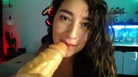 Snapshot of _santalove_ chatting on January 11, 10:29 pm SantaLove online show from January 11, 10:29 pm