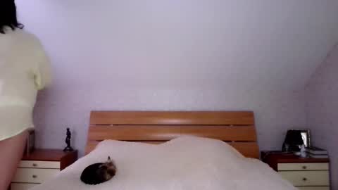 Sara online show from October 25, 10:45 am