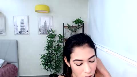 Snapshot of _sassy_girl chatting on February 17, 6:15 pm Sassy Girl online show from February 17, 6:15 pm