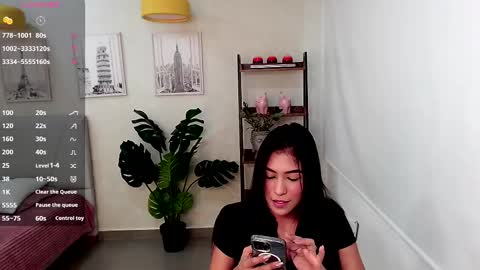 Snapshot of _sassy_girl chatting on February 18, 6:04 pm Sassy Girl online show from February 18, 6:04 pm