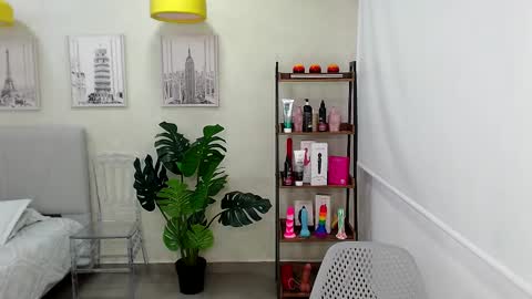 Snapshot of _sassy_girl chatting on March 10, 6:12 pm Sassy Girl online show from March 10, 6:12 pm