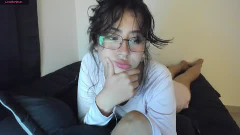 Snapshot of _scarletgirl_ chatting on July 9, 3:10 am Chloee online show from July 9, 3:10 am