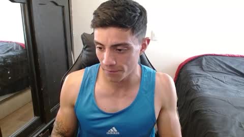 Snapshot of _schnnneider_ chatting on October 10, 8:30 pm SCHNEIDER online show from October 10, 8:30 pm