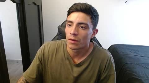 Snapshot of _schnnneider_ chatting on October 26, 4:46 pm SCHNEIDER online show from October 26, 4:46 pm