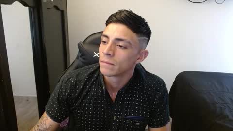 Snapshot of _schnnneider_ chatting on October 30, 4:41 pm SCHNEIDER online show from October 30, 4:41 pm