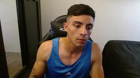 Snapshot of _schnnneider_ chatting on October 31, 9:27 pm SCHNEIDER online show from October 31, 9:27 pm