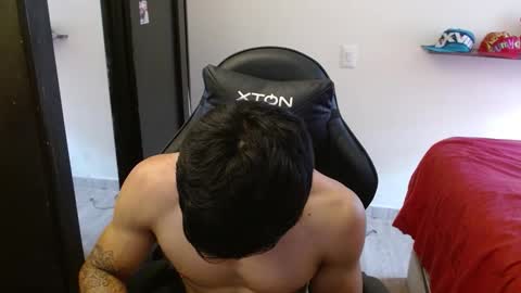 Snapshot of _schnnneider_ chatting on November 13, 3:33 pm SCHNEIDER online show from November 13, 3:33 pm