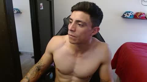 Snapshot of _schnnneider_ chatting on November 15, 6:48 pm SCHNEIDER online show from November 15, 6:48 pm