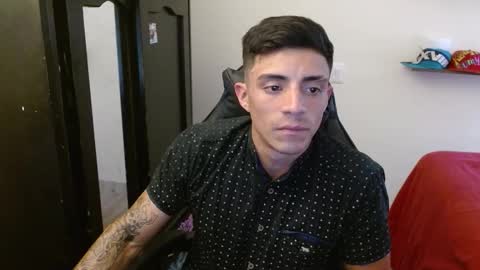 Snapshot of _schnnneider_ chatting on November 21, 8:18 pm SCHNEIDER online show from November 21, 8:18 pm