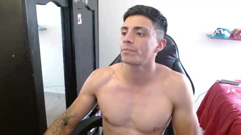 Snapshot of _schnnneider_ chatting on November 25, 8:31 pm SCHNEIDER online show from November 25, 8:31 pm