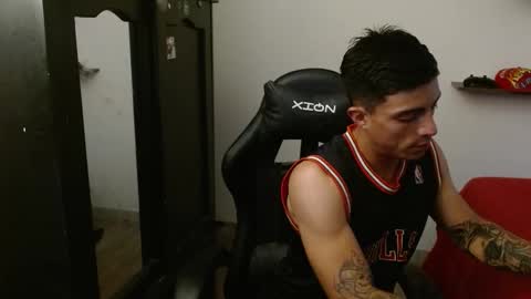 Snapshot of _schnnneider_ chatting on November 30, 10:14 pm SCHNEIDER online show from November 30, 10:14 pm