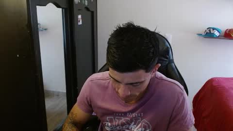 Snapshot of _schnnneider_ chatting on December 1, 8:47 pm SCHNEIDER online show from December 1, 8:47 pm