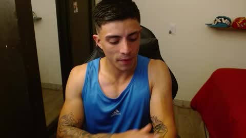 Snapshot of _schnnneider_ chatting on December 3, 10:41 pm SCHNEIDER online show from December 3, 10:41 pm