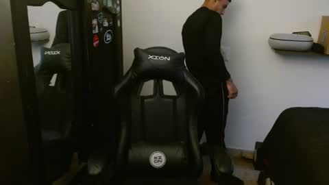 Snapshot of _schnnneider_ chatting on June 19, 9:51 pm SCHNEIDER online show from June 19, 9:51 pm