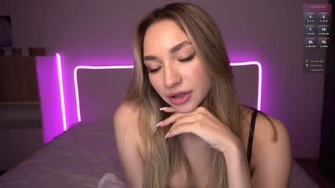 Snapshot of _secretdesire chatting on January 30, 11:24 pm Kat online show from January 30, 11:24 pm